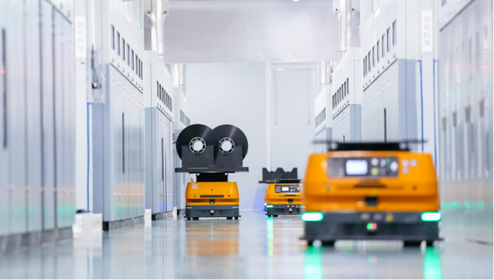 宁德时代零碳工厂高度自动化的生产线