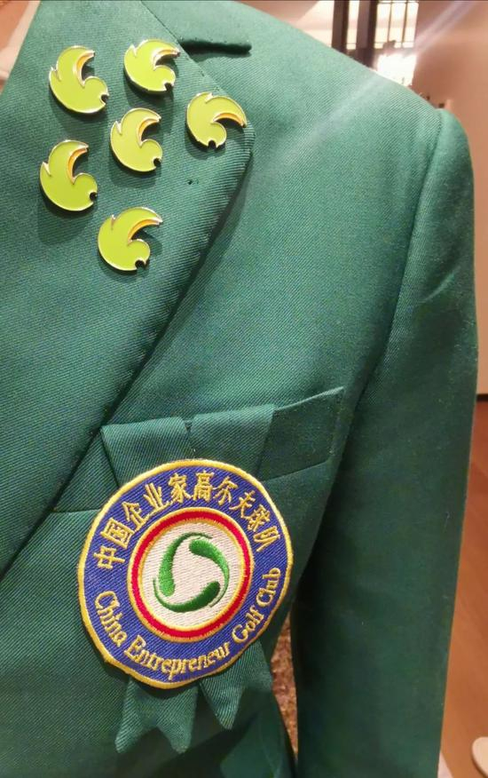 ▲队员“小鸟计划”徽章