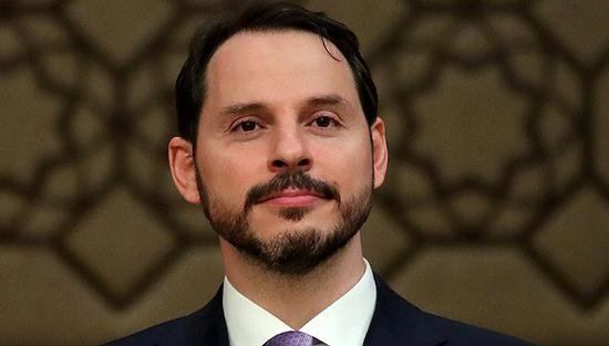 &nbsp;2018年7月9日，被任命为财政部长的埃尔多安女婿贝拉特·阿尔巴伊拉克。