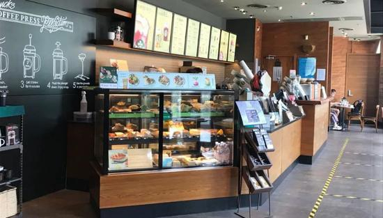 　▲星巴克实体门店图