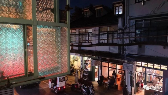 小红书网友@小小七小兔子 拍摄的满陇春街边夜景