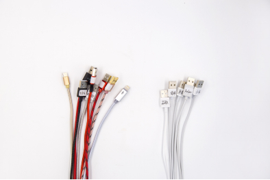 编织（左）、非编织（右）数据线