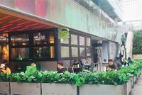 北京、上海、杭州等地近期明确将有序放开设摊、允许外摆—— 商业外摆,“摆”出品质和烟火气