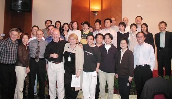 ▲&nbsp;IBM专家和华为员工一起