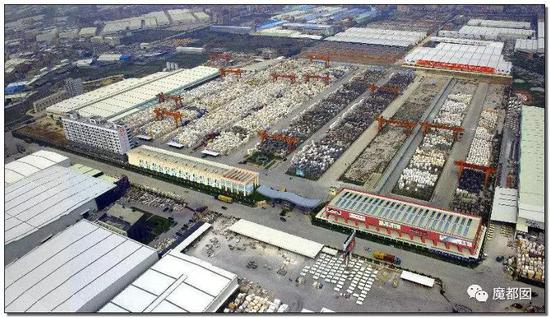 还有一个大家可能略微知道些，就是我们的眼镜：