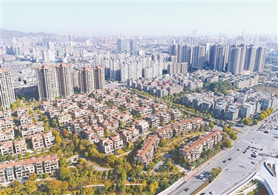 12月16日，俯瞰长沙梅溪湖片区，楼宇林立，环境宜人。&nbsp;湖南日报记者 徐行 摄&nbsp;