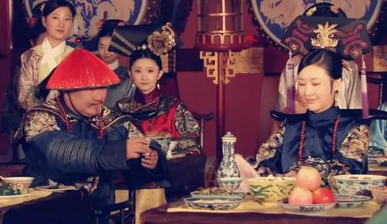 ▲ 剧照，田朴珺在《甄嬛传》里饰演敦亲王福晋。（图来源于网络）