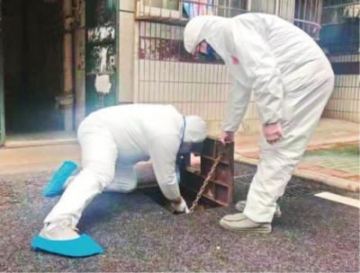 身着防护服的水务工作人员进社区服务&nbsp;&nbsp;&nbsp;&nbsp;市水务集团供图