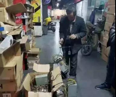 脆弱的乌托邦，“人人皆为央行”理念的崩坏