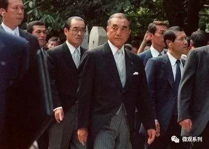 当时的日本首相，中曾根康弘