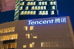 刚刚公布，腾讯员工人均月薪8万！单季净利近十年首次下滑，未成年人游戏时长创历史新低！微信又添新功能