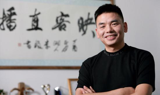 ▲离年轻人近、离钱近、规模够大是奉佑生看好直播的三个核心逻辑。