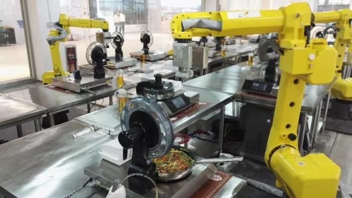 碧桂园博智林炒菜机器人（来源：佛山日报）