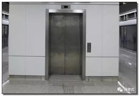 最后，和我们每个人都息息相关的快递行业。