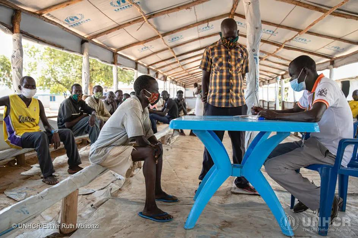  © UNHCR图片 |&nbsp;南苏丹难民在乌干达进行登记，以防止被迫遣返