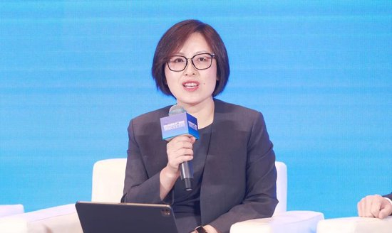 香港特别行政区政府律政司香港国际法律人才培训办公室主任杨玲