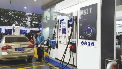 &nbsp;1月15日，“小海豚”圭塘站，它亮相不到一个月已成长沙“网红”加油站。&nbsp;&nbsp;&nbsp;&nbsp;&nbsp;&nbsp;记者&nbsp;杨田风&nbsp;摄