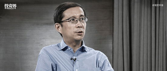 走下阿里舞台中央。