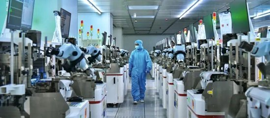 安徽滁州市一家电子公司内的集成电路封测生产线。图/IC