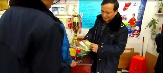 ▲执法记录仪拍摄的现场检查情况