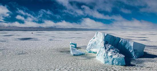 © 世界气象组织图片&nbsp;|&nbsp;南极洲别林斯高晋海的冰山