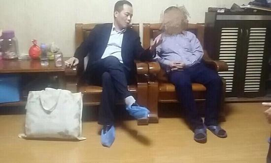 董事长与债务人谈话
