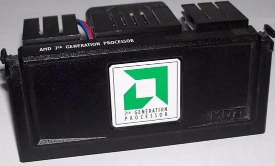 1999款AMD Athlon CPU（资料来源：维基百科）