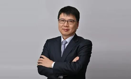 图为王小青