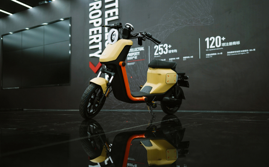 （图片来自小牛电动官方微博）