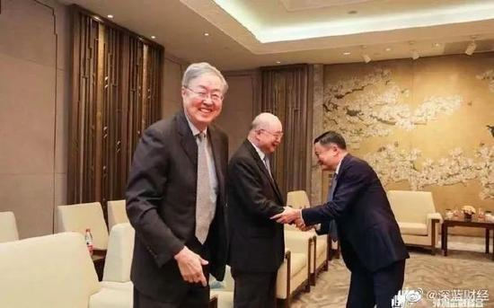 左二：周小川陈元