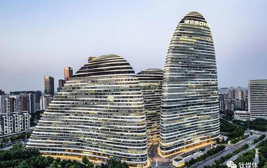 像腾讯、新浪、网易都选择去后场村自己建楼，解决（租金贵）问题了。