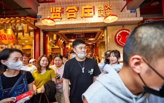 　陈赫曾为股东的贤合庄，如今大量加盟店长期亏损