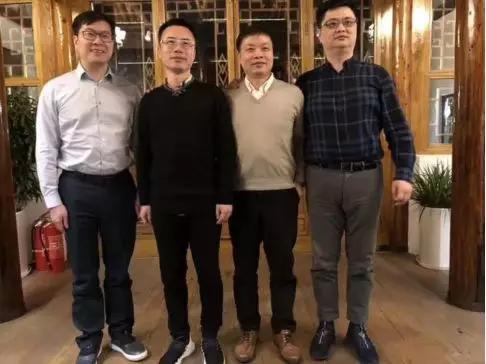 （刚出狱的王欣受到互联网圈的热烈欢迎）