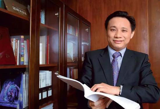 毛振华&nbsp; &nbsp; &nbsp;摄影：史小兵