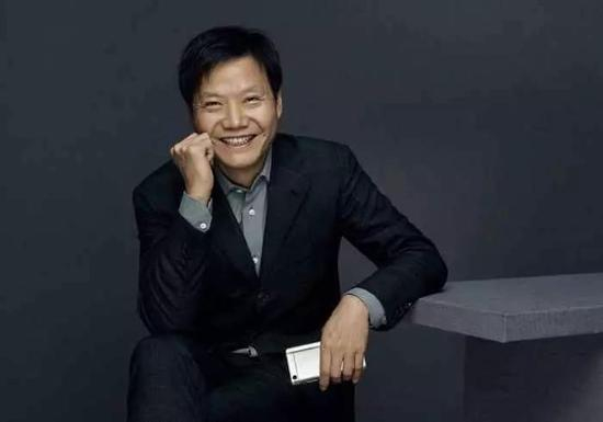 雷军说，“我们对创业者的态度，就是做创业者的一块垫脚石。”