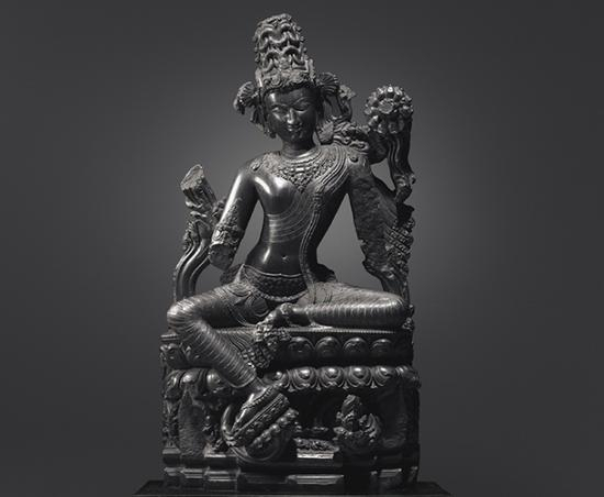 印度东北部帕拉时期十二世纪黑石世尊观音像 