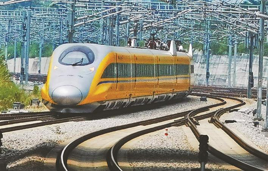 列车驶入深圳北站时情景。 本栏摄影：深圳商报记者廖万育