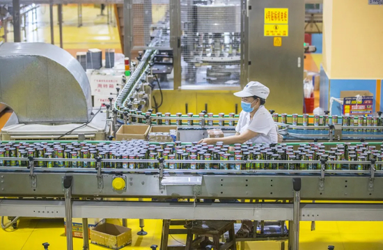 椰树集团要求应聘者抵押房产终身服务。/视觉中国