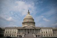 美国参议院通过权宜支出法案的程序性投票 以避免政府停摆