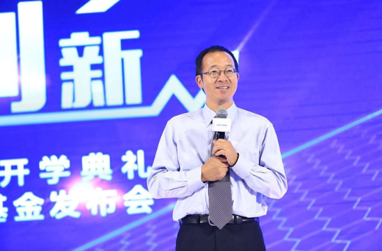 新东方教育科技集团董事长 俞敏洪