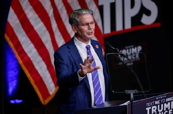 美国财长贝森特