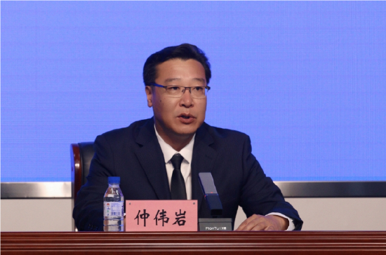 吉林市商务局党组成员、副局长仲伟岩。微信公众号“吉林市发布” 图