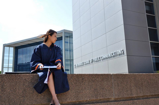 （2012年，陈茜毕业于著名美国雪城大学Newhouse新闻系）