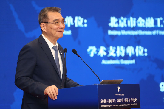 图为全国政协常委、北京大学新结构经济学研究院院长、北京大学国家发展研究院名誉院长林毅夫