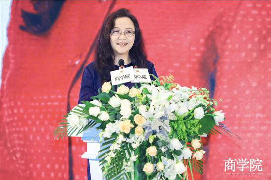 安踏集团副总裁 李玲