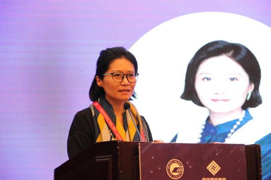 阿里巴巴集团政策法规研究室主任李倩&nbsp; 新浪财经 邓健 摄