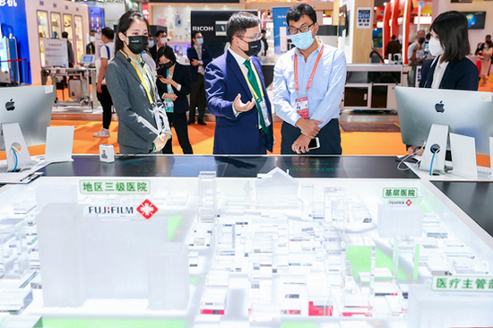 本次进博会上富士胶片重点展出的智慧医疗解决方案