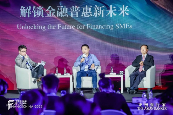 从左至右：曾庆赟，刘罡，宗良