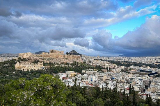 卫城遗址俯瞰雅典住宅区
