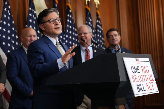 众议院议长迈克・约翰逊